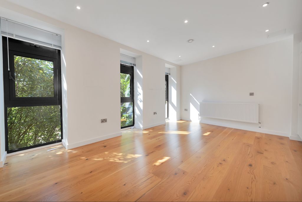 Property photo 1 of 10 Photo 01
