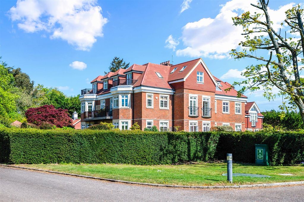 Additional image 40 of 2 bed flat for saleFlanchford Road, Reigate RH2