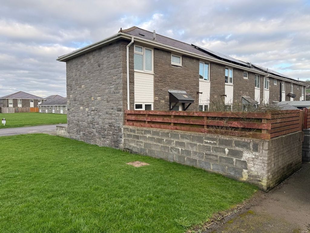 Property photo 2 of 23