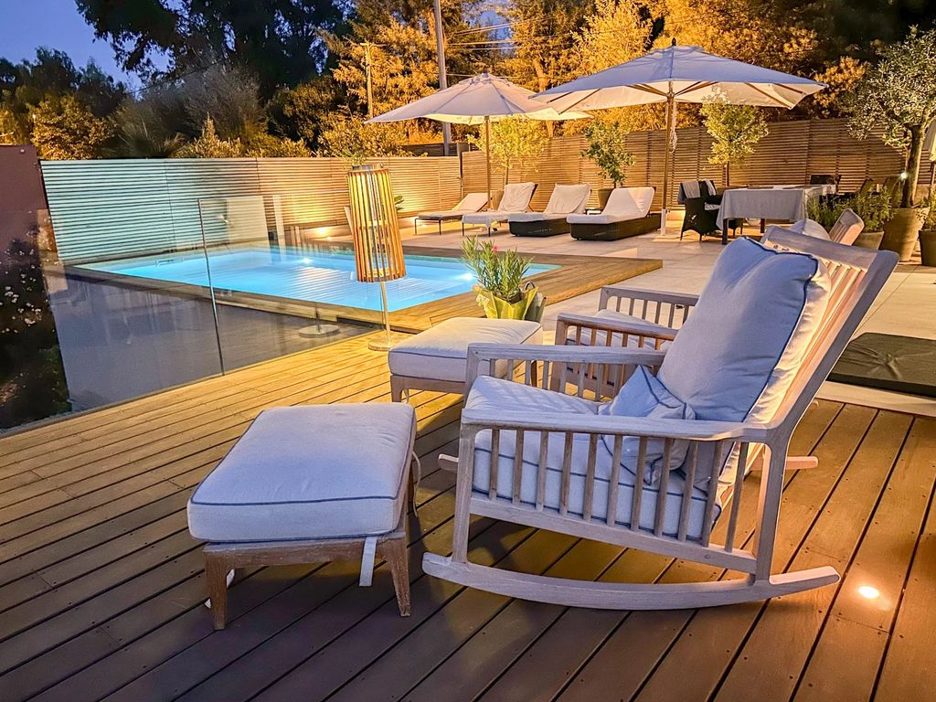 Property photo 2 of 25