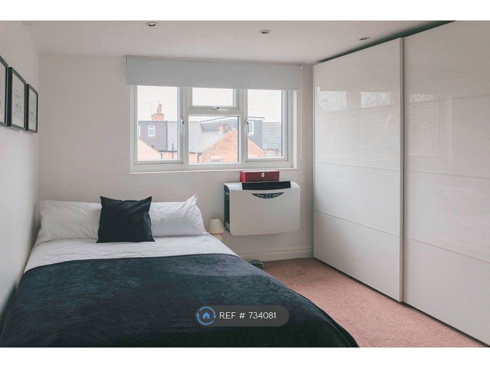 Property photo 2 of 14 Bedroom 1