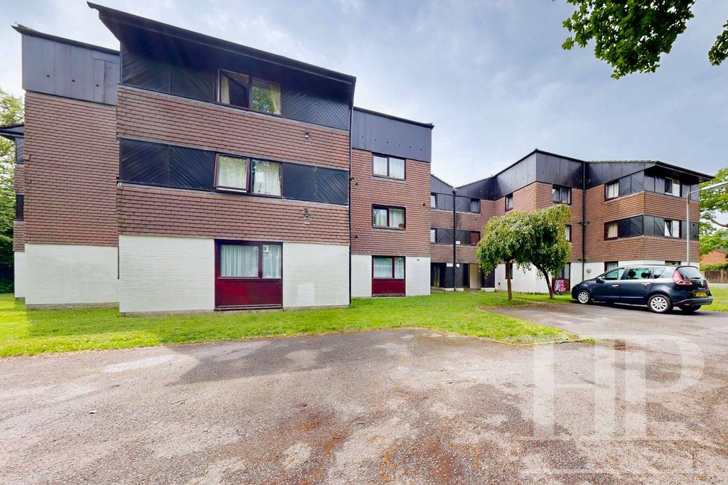 Property photo 1 of 8