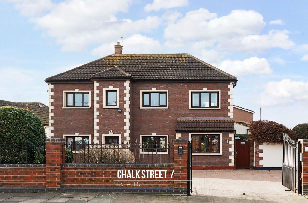 Property photo 1 of 47