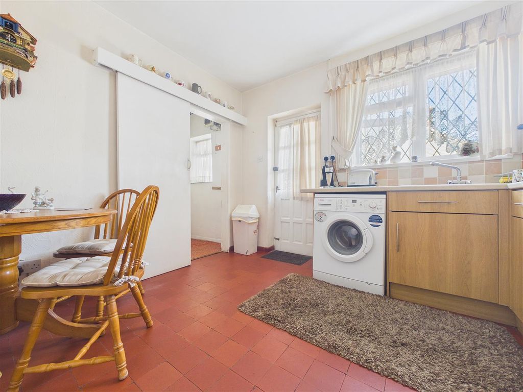 Property photo 3 of 12 Cam01407G0-Pr0137-Still002.Jpg