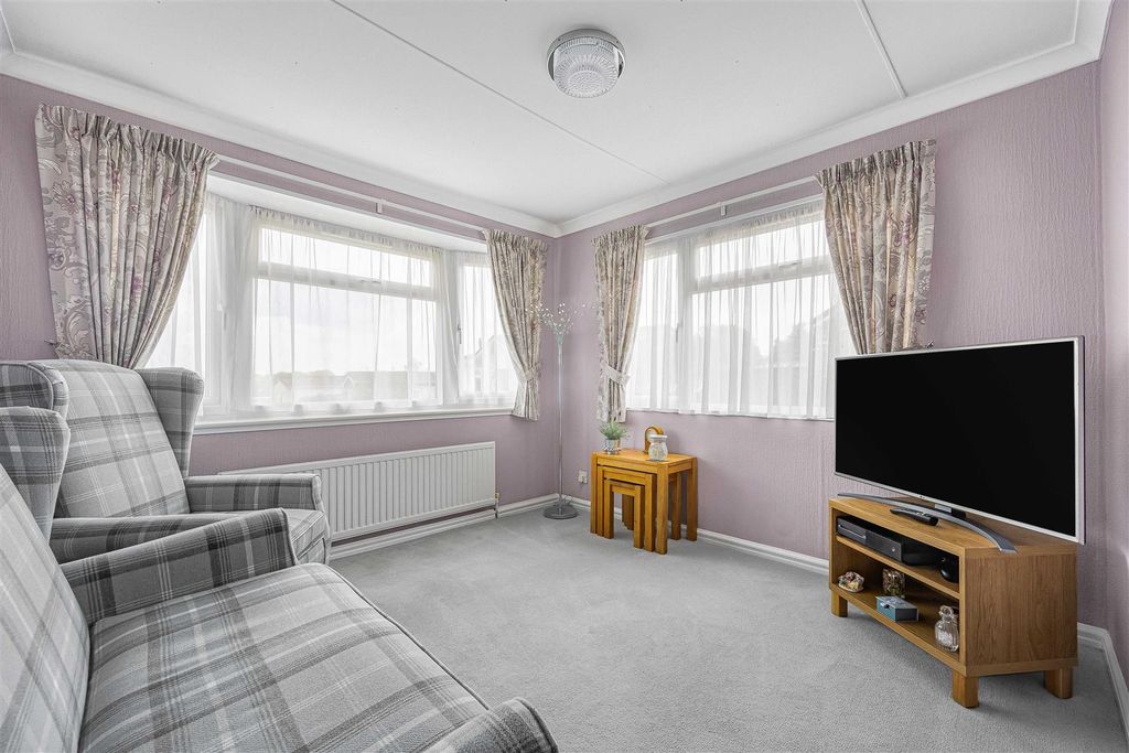 Property photo 2 of 17 6_80792.Jpg