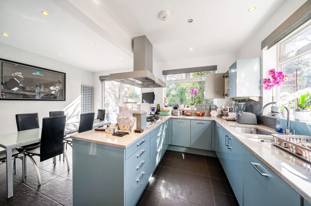 Property photo 3 of 19 Davidson Frost-Wellings, Dfw, Dalkeith Grove, Dfw,