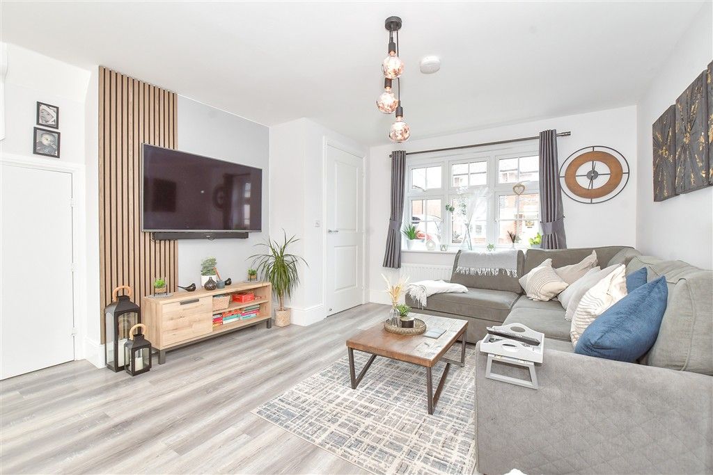 Property photo 3 of 16 Lounge/ Kitchen