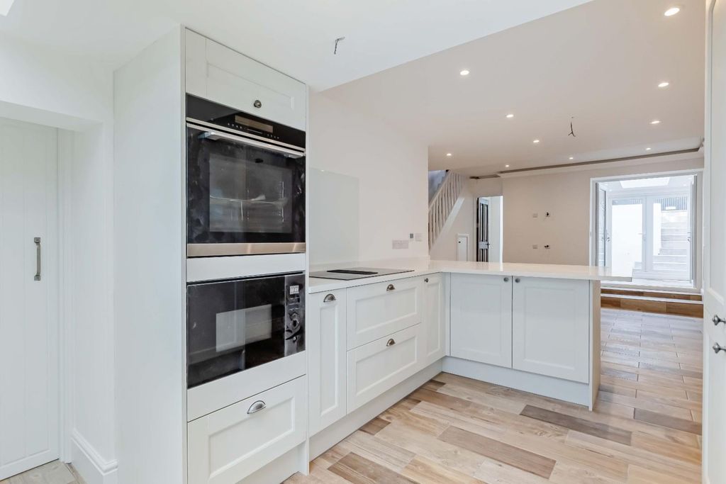 Property photo 2 of 21 Blatchington (18).Jpg