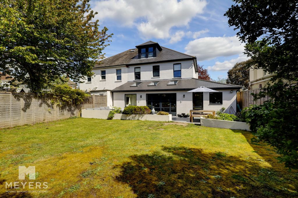 Property photo 1 of 44
