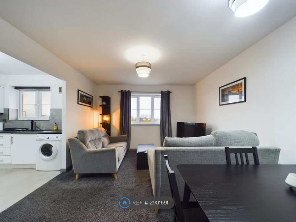 Property photo 1 of 14 Living Room