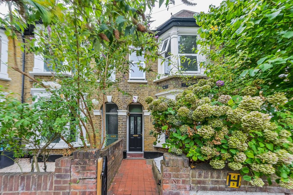 Property photo 2 of 13