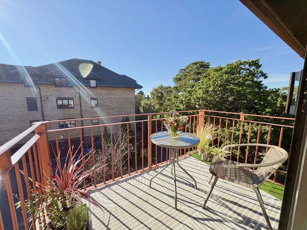 Property photo 2 of 33