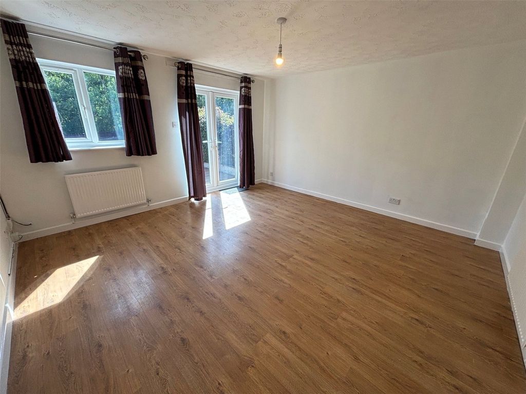 Property photo 3 of 11 Picture No. 10