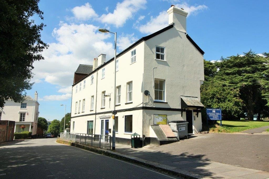 Property photo 1 of 9