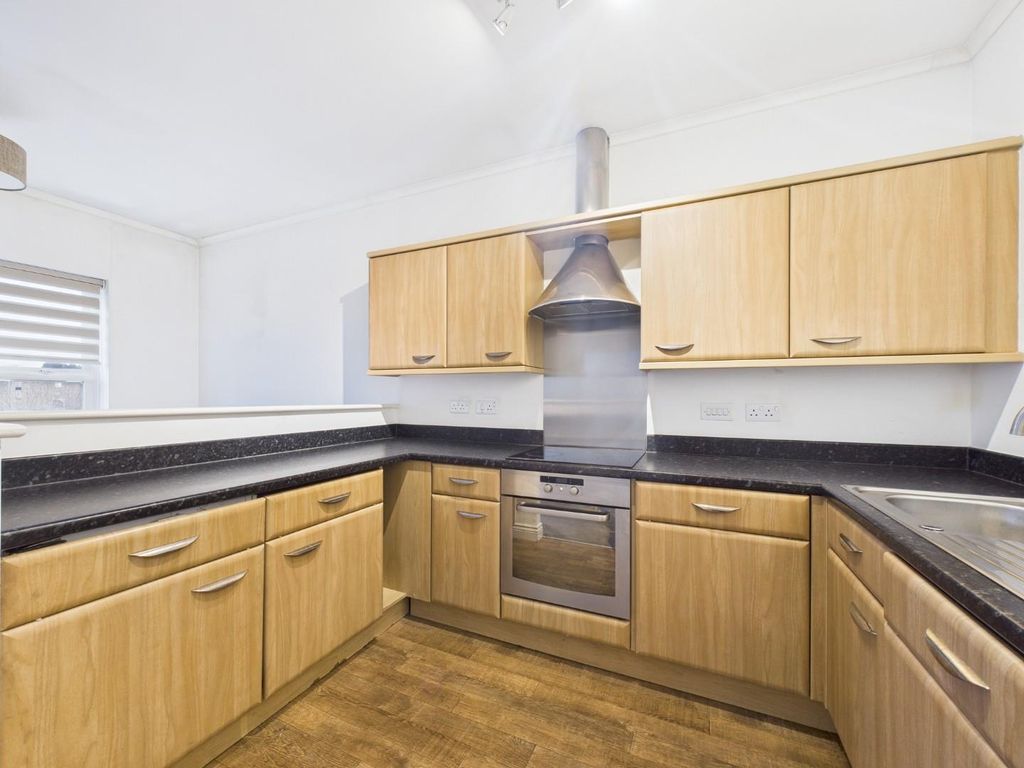 Property photo 2 of 11 Kitchen