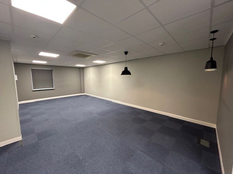 Property photo 3 of 13 Gf Open Plan Suite