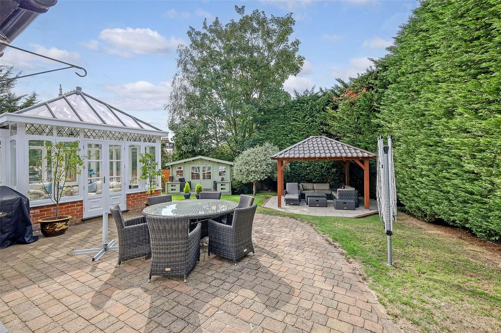 Property photo 2 of 16 Terrace