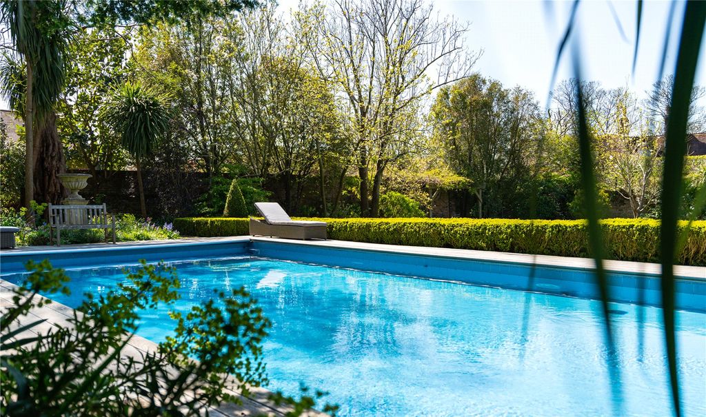 Property photo 2 of 30 Swimming Pool