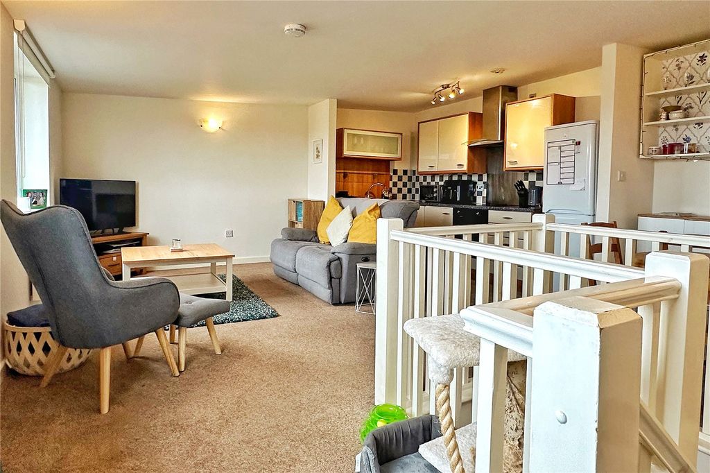 Property photo 2 of 20 Open Plan Living