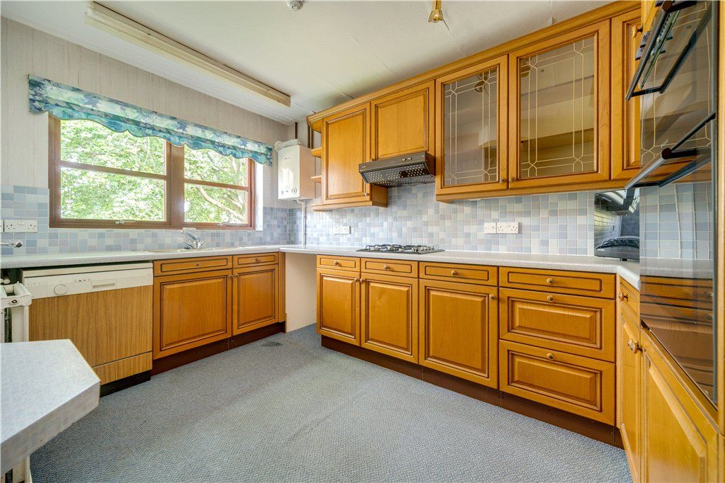 Property photo 3 of 14 Kitchen