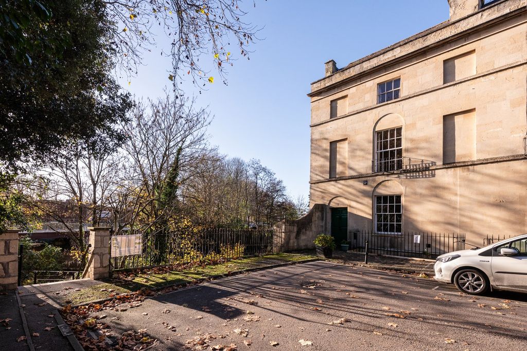 Property photo 1 of 25