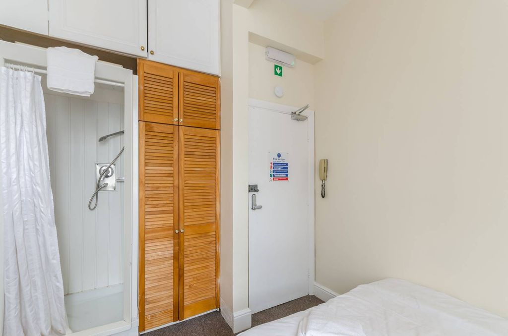 Property photo 2 of 3