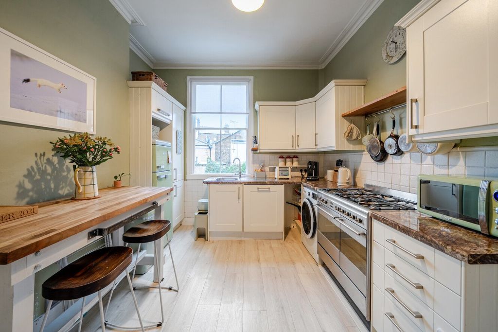 Property photo 3 of 23 Picture No. 02