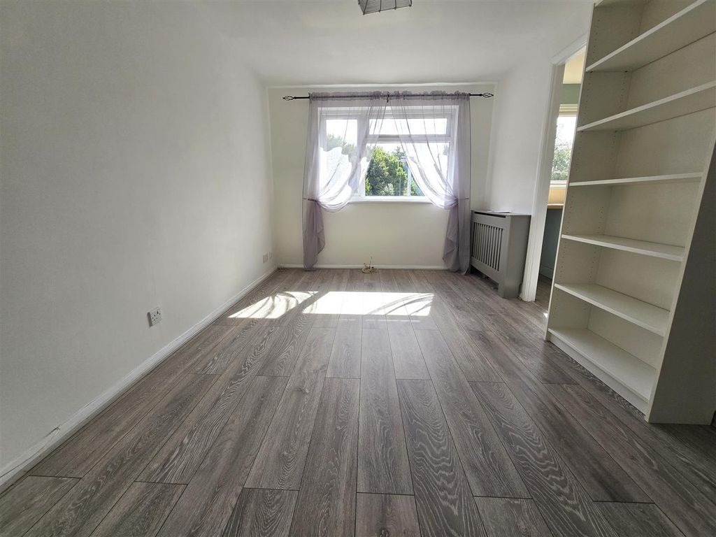 Property photo 3 of 8 20250906_114023.Jpg