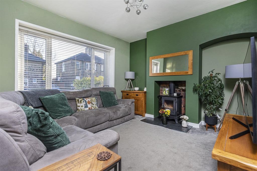 Property photo 2 of 42 Living Room