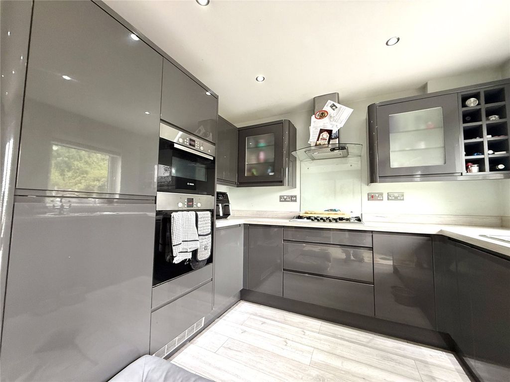 Property photo 2 of 16 Picture No. 02