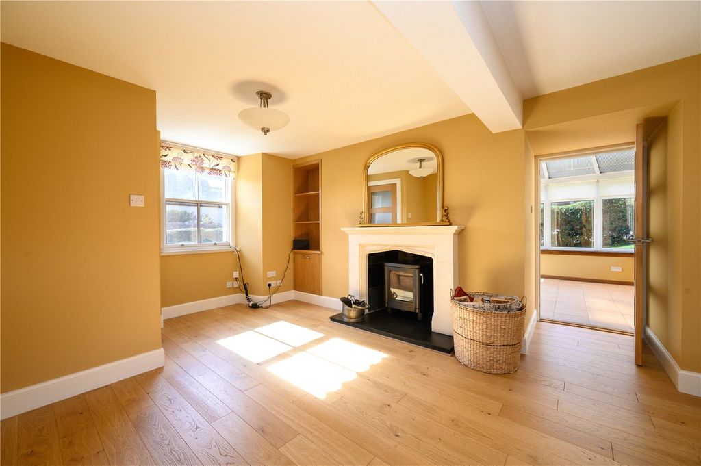 Property photo 3 of 25 Sitting Room