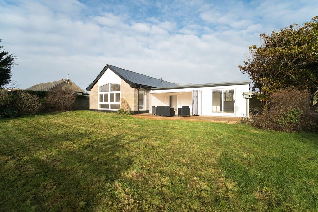 Property photo 1 of 36