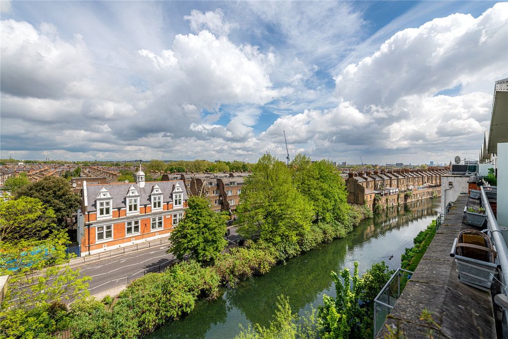 Property photo 2 of 15 Picture No. 12