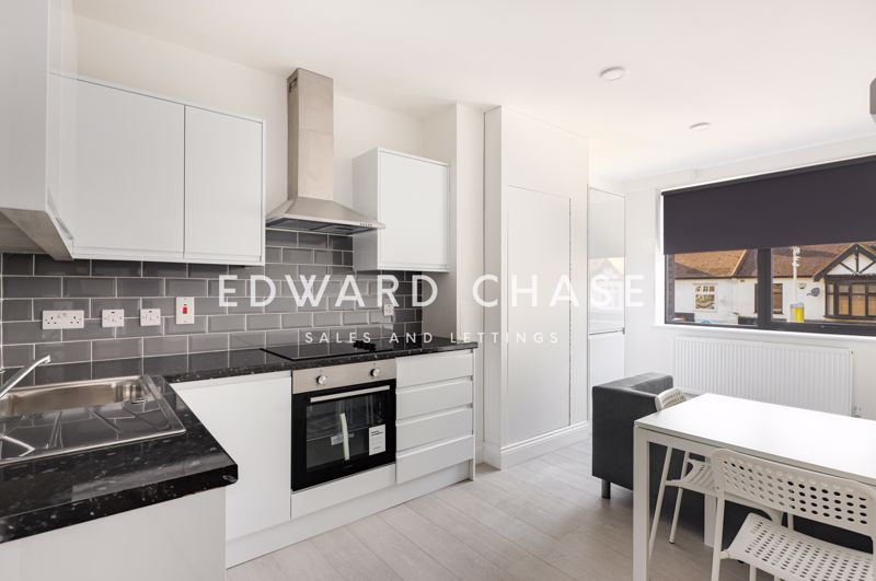 Property photo 3 of 12 Photo 7