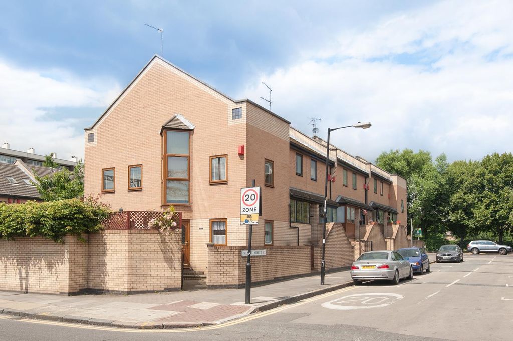 Property photo 1 of 20 Menotti Street