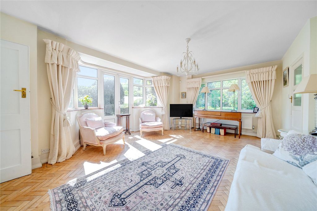 Property photo 3 of 24 Living Room