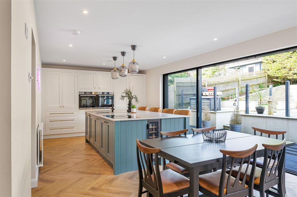 Property photo 3 of 29 Open Plan