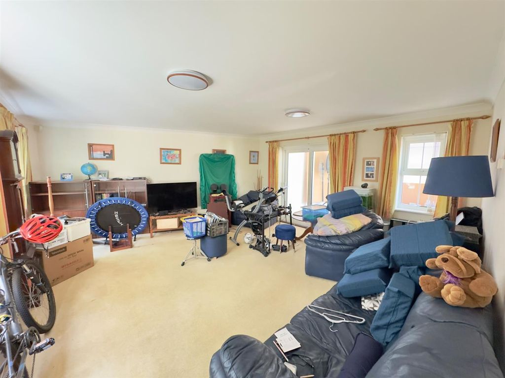 Property photo 3 of 23 Living Room