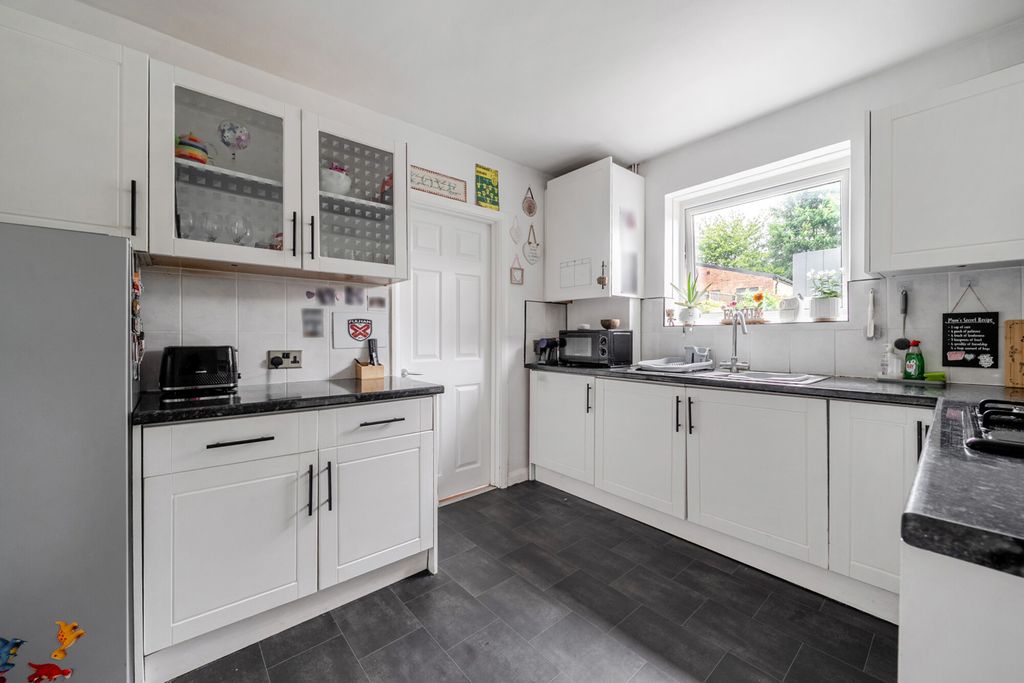 Property photo 3 of 20 1510462-15-6A9016...
