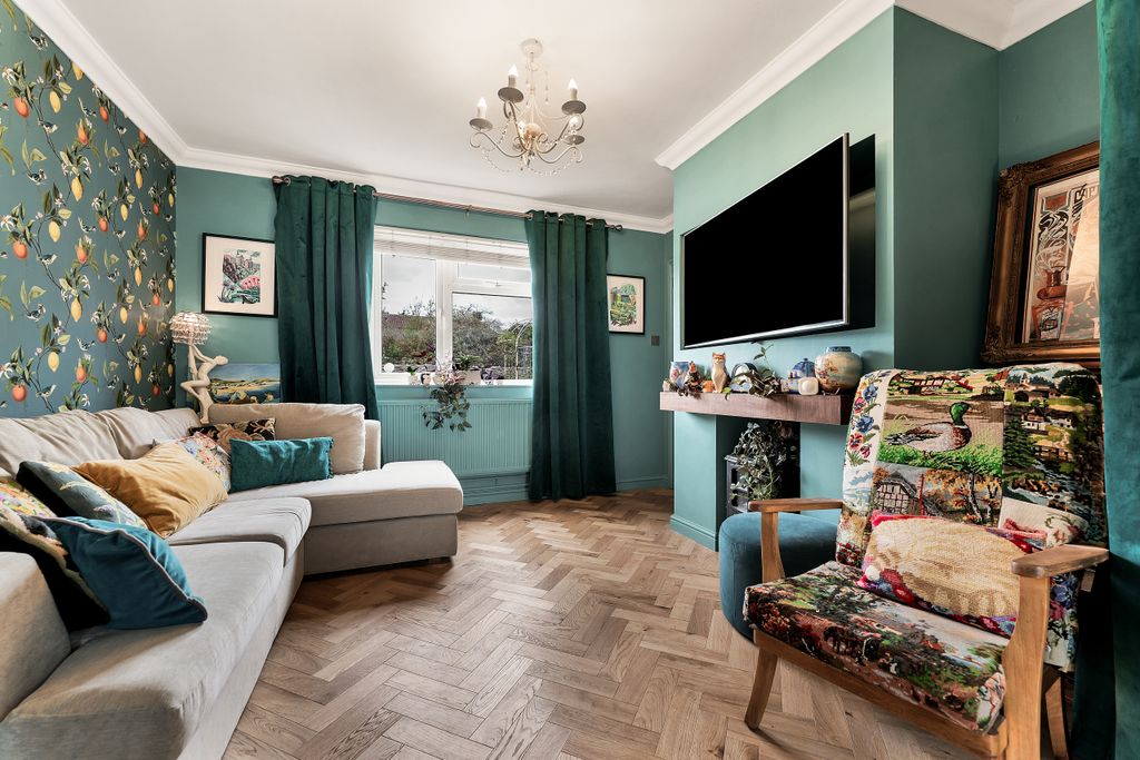 Property photo 2 of 14 Sitting Room
