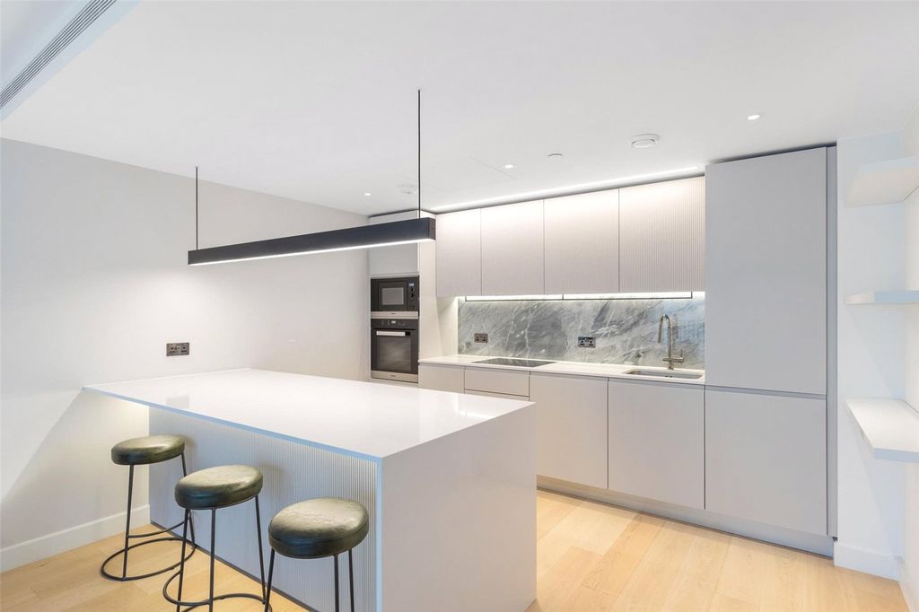 Property photo 3 of 16 Picture No. 04