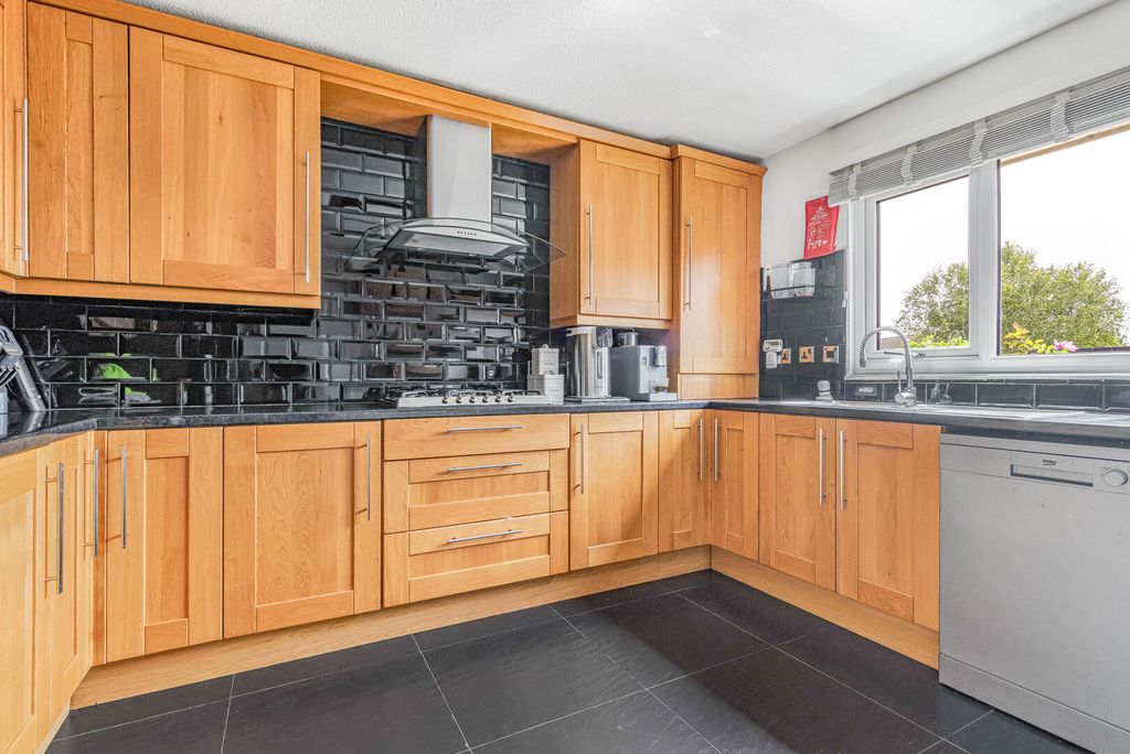 Property photo 3 of 16 16_88322-1.Jpg