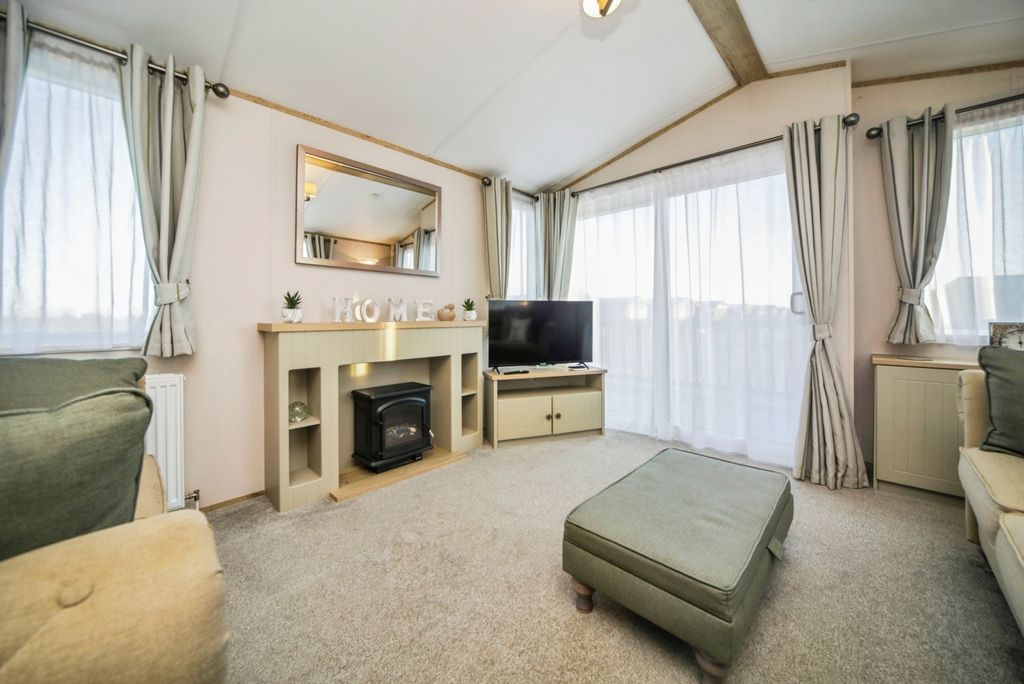 Property photo 3 of 14 Pbox-Img.Jpg