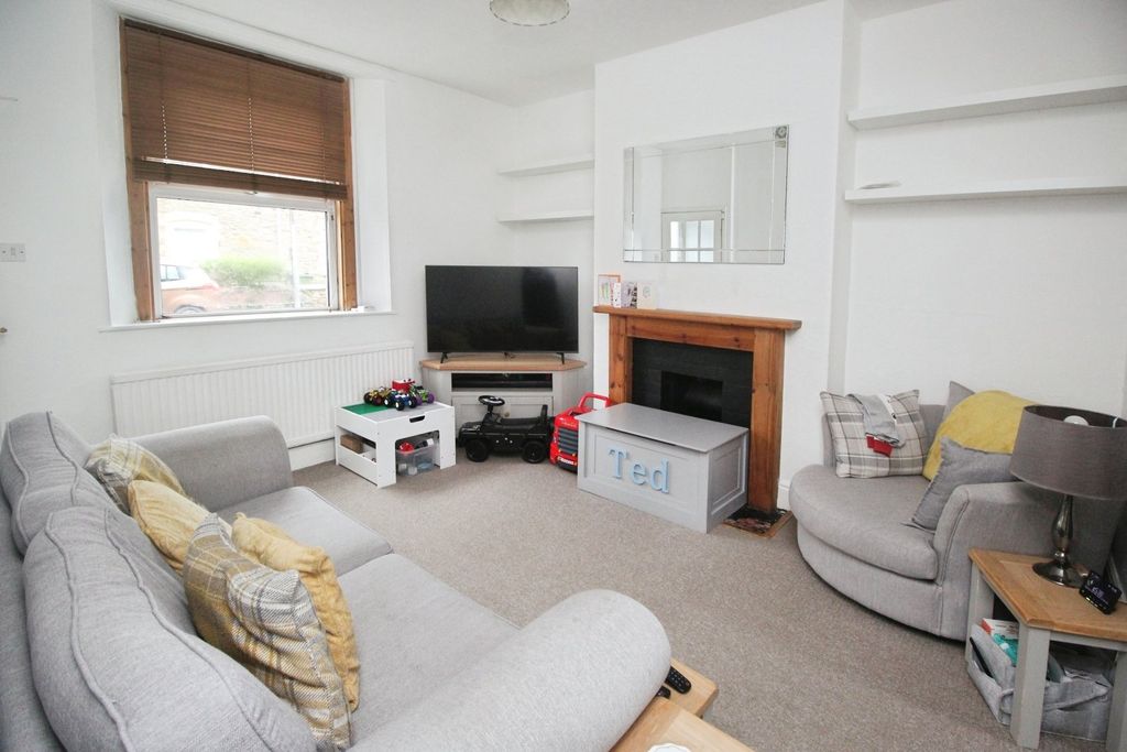 Property photo 2 of 10 Lounge