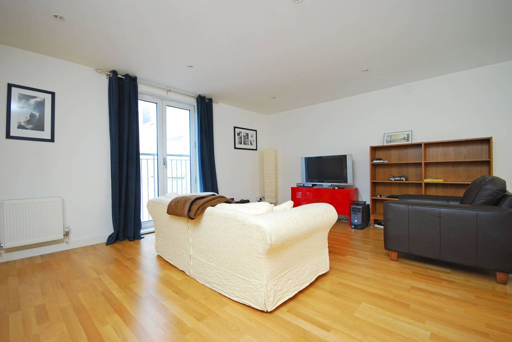Property photo 2 of 6