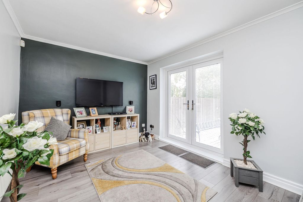 Property photo 3 of 29 Living Room