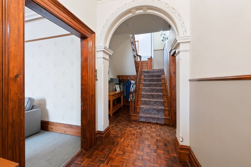 Property photo 2 of 26 Entrance Hallway