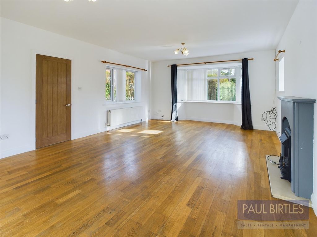 Property photo 3 of 18 Cam01301G0-Pr0569-Still010.Jpg