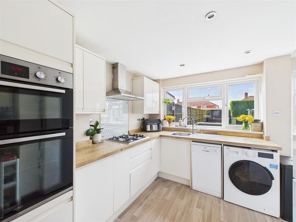 Property photo 2 of 20 19336708_229061358.Jpg