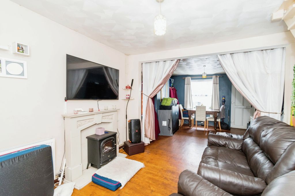 Property photo 2 of 15 Photography